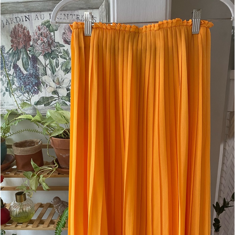 Yellow Zara pleated skirt size S elastic waist - Picture 1 of 6